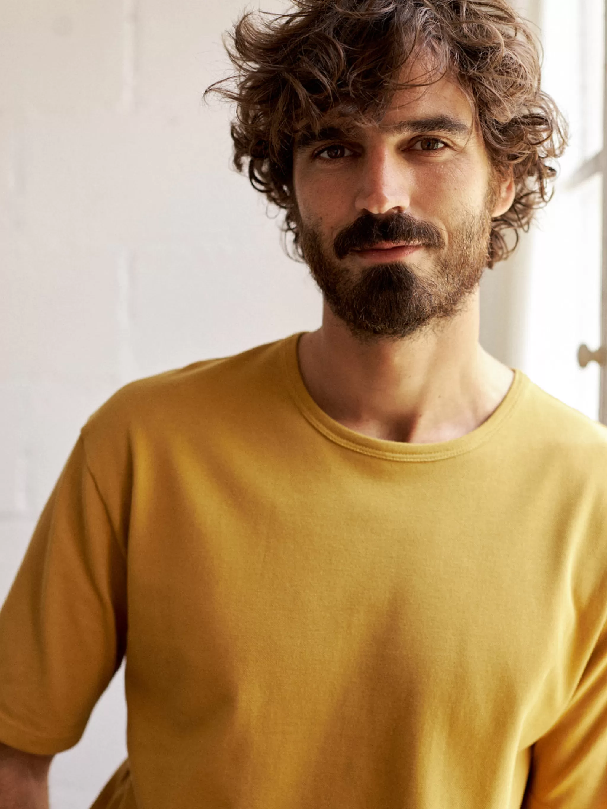 TWOTHIRDS T-Shirts-Bowden Moutarde