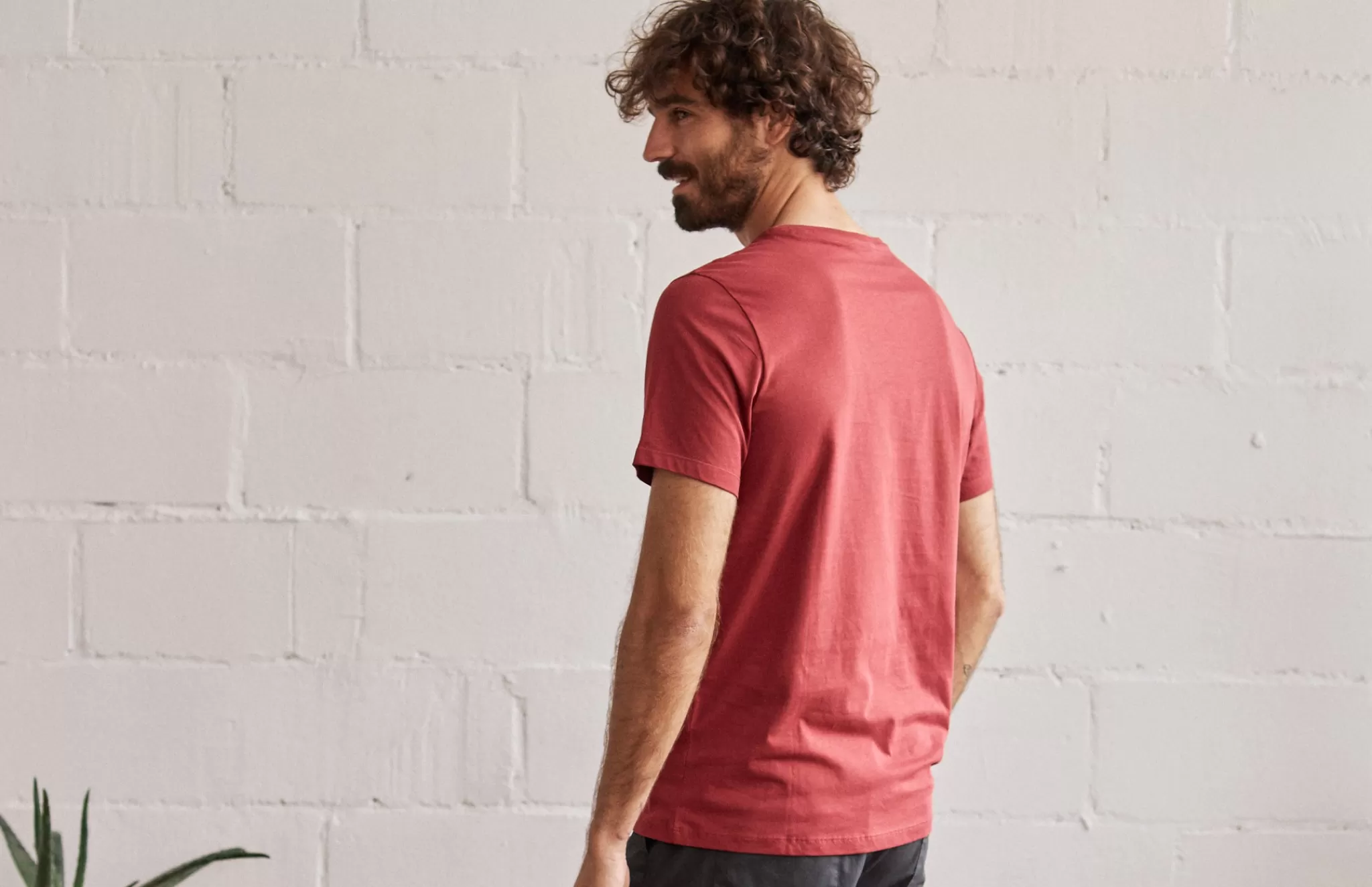TWOTHIRDS T-Shirts-Monothaki Lave Rouge