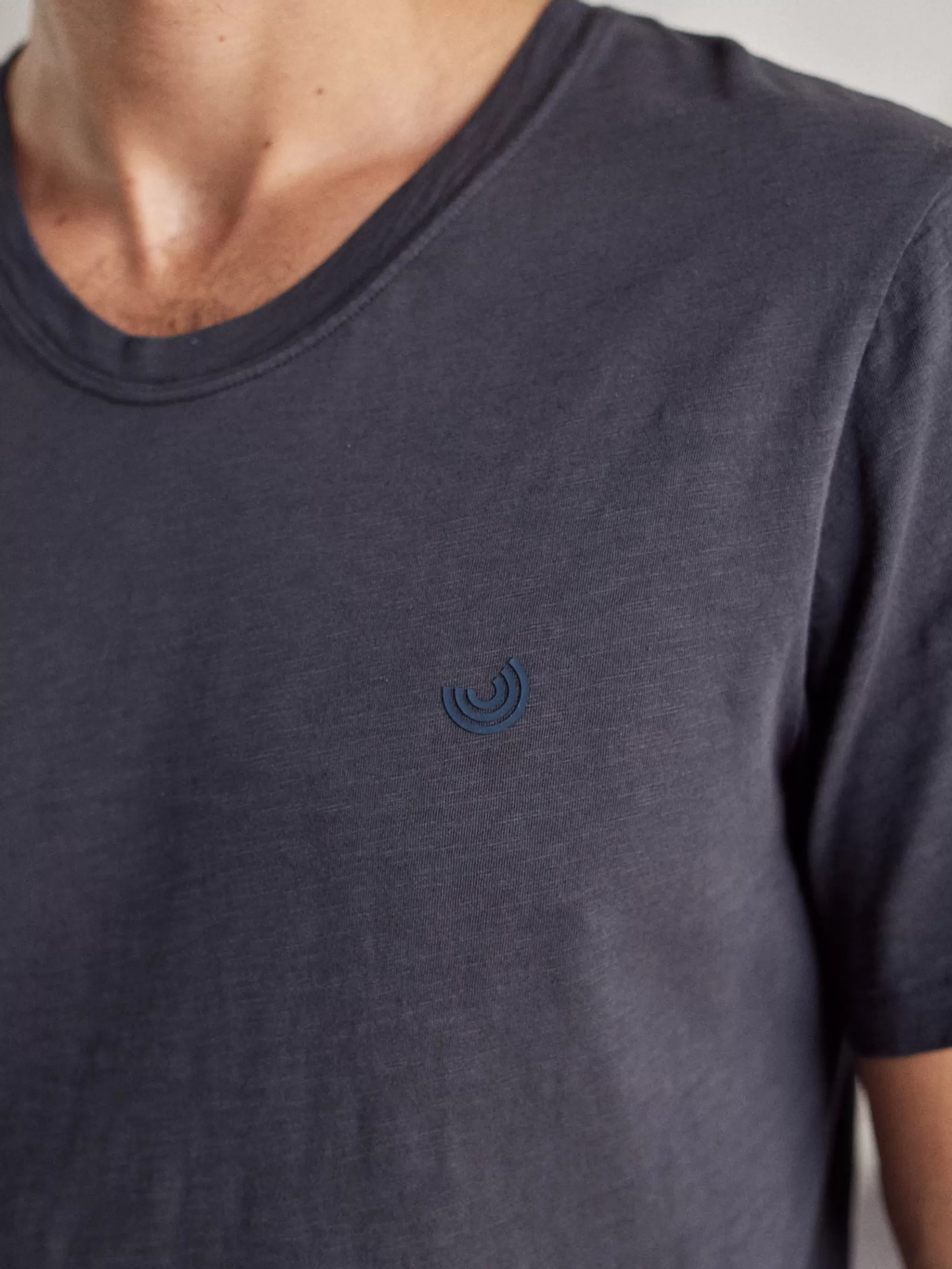 TWOTHIRDS T-Shirts-Moturiki Marine Fonce