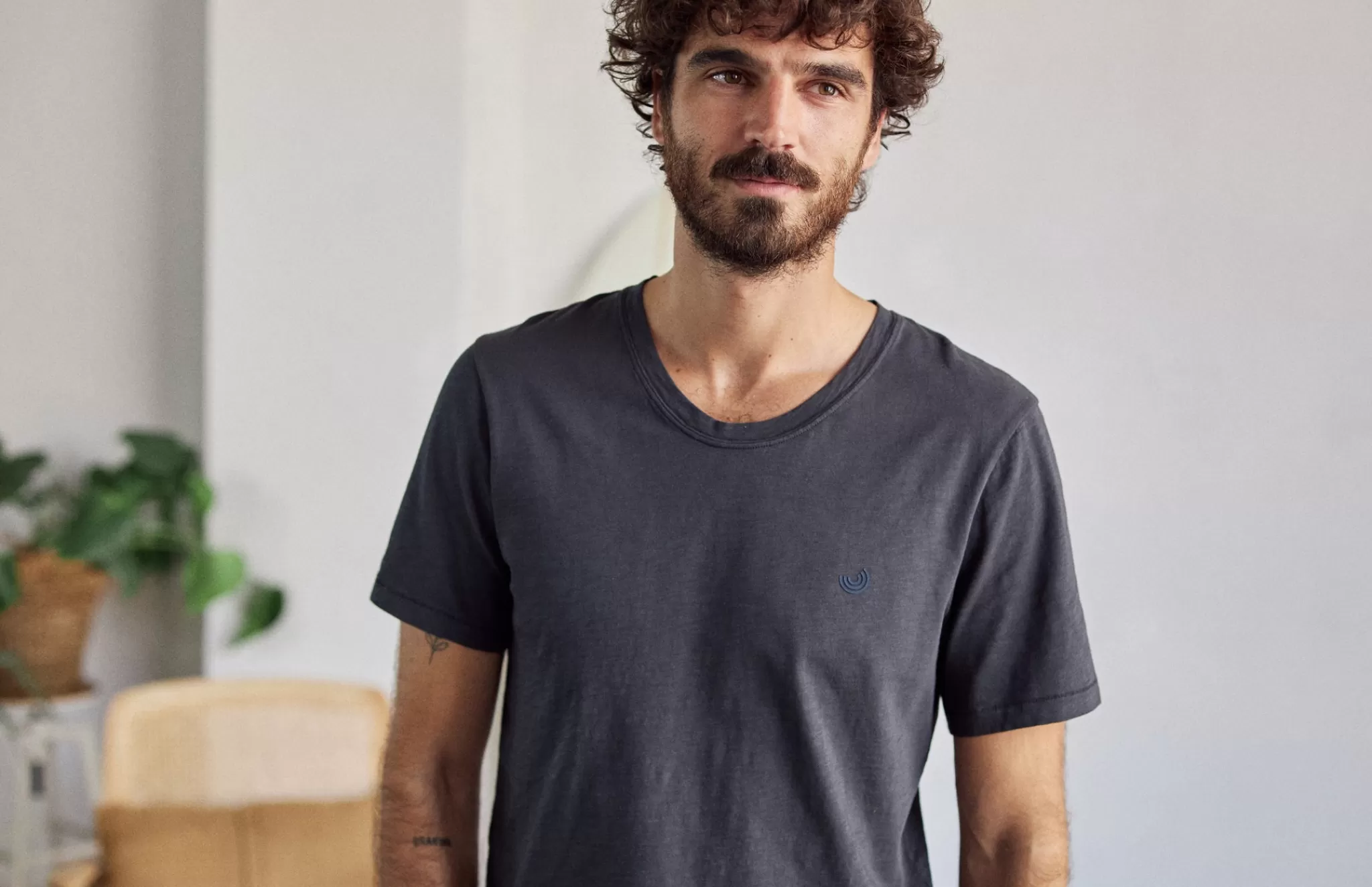 TWOTHIRDS T-Shirts-Moturiki Marine Fonce
